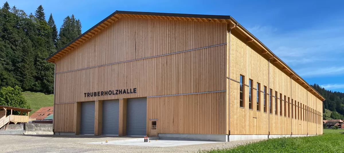 neue Truberholzhalle alles aus Holz von der Region Trub, Nachhaltig, Käferholz verwenden, kein Abfall, kein Ausschuss