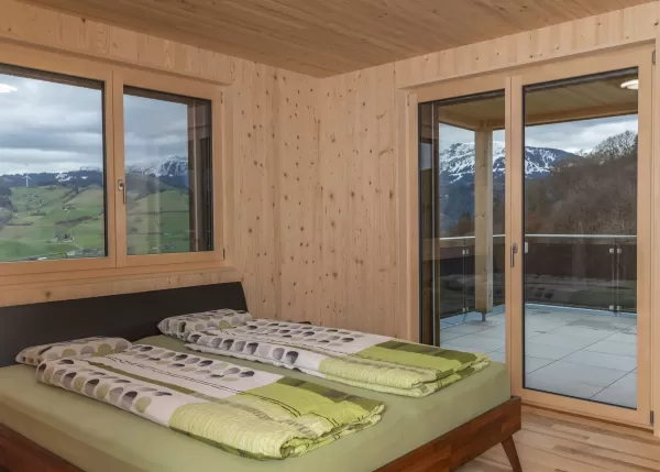 Unser erfahrenes Team steht Ihnen mit Rat und Tat zur Seite, um Ihnen bei der Auswahl der passenden Materialien und Produkte zu helfen. Wir legen großen Wert auf Qualität und Nachhaltigkeit und bieten Ihnen Produkte, die höchsten Ansprüchen gerecht werden.