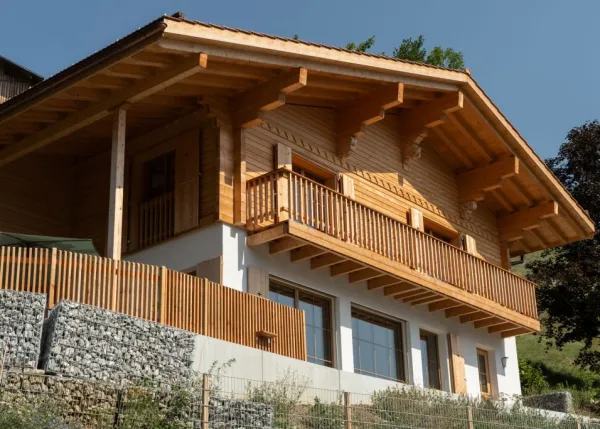 Kompetenz als Gesamtdienstleister und spricht sowohl Bauherren als auch Architekten, Planer und Geschäftspartner an.